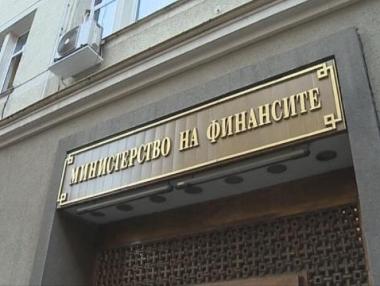 Правителството вдига значително осигурителната тежест в следващите три години