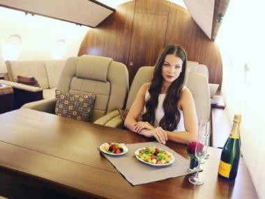 Наемете си частен самолет, само за да се снимате в него