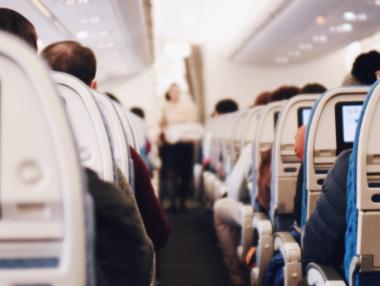 Как изборът на място в самолета отразява характера