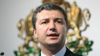 Драгомир Стойнев: Допълнителните 4 млрд. в бюджета ще се загубят