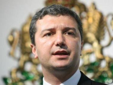 Драгомир Стойнев: Допълнителните 4 млрд. в бюджета ще се загубят