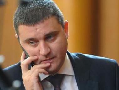 Горанов: Намаляването на обезщетението при болничен се отлага