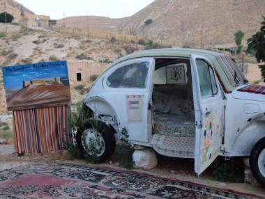 Най-малкият хотел в света – в стар VW Beetle