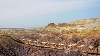 Китай ще строи 1000 км водопровод, за да превърне най-голямата си пустиня в оазис