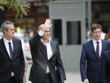 Каталунските лидери без Пучдемон се явиха пред съда в Мадрид