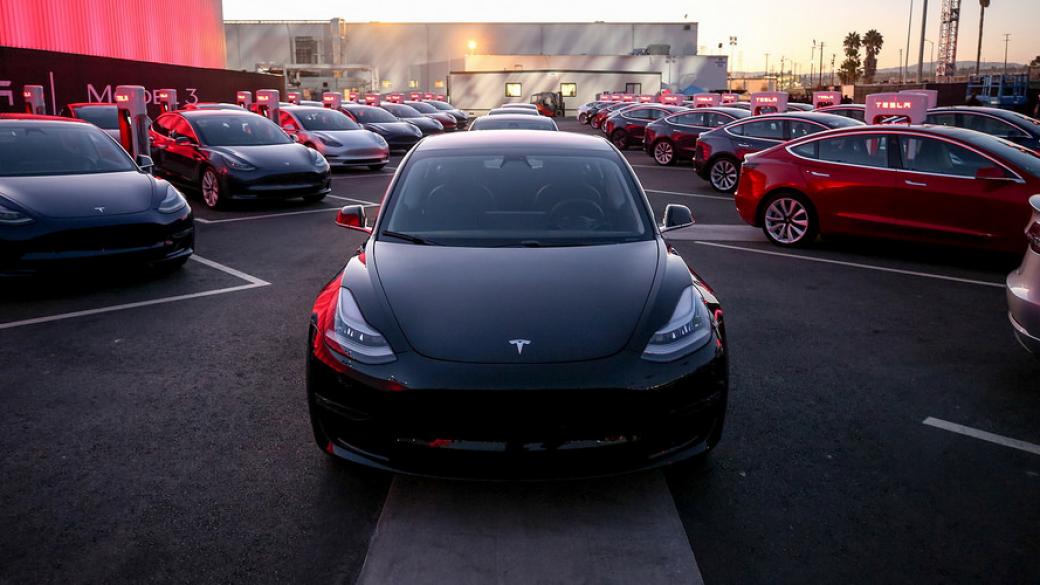Tesla отлага производството на Model 3 заради най-лошо тримесечие