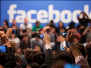 Печалбата на Facebook расте, без помен от отрицателно влияние заради „руската сага“