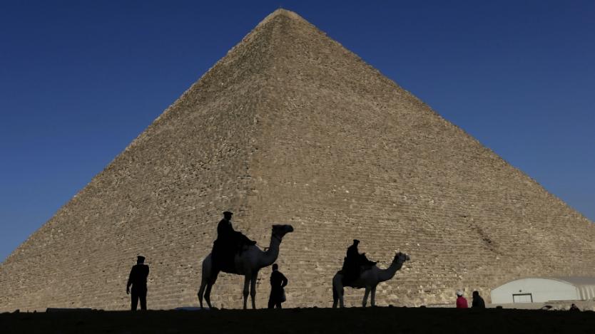 Учени откриха скрита камера в Голямата пирамида в Гиза