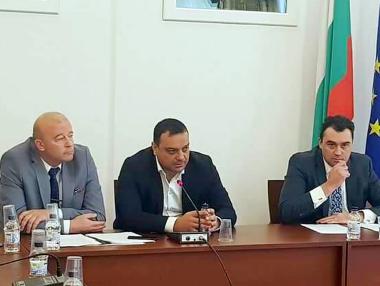 Транспортното министерство подкрепя да има камара на превозвачите