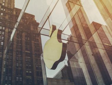 Apple е все по-близо да стане първата трилионна компания