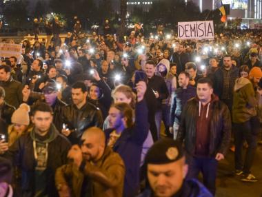 Десетки хиляди румънци протестираха срещу правосъдни реформи