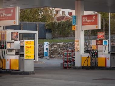 Eldrive изгражда станции за електромобили в 16 обекта на Shell България