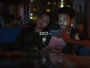 Samsung с подигравателна реклама по повод новия iPhone X