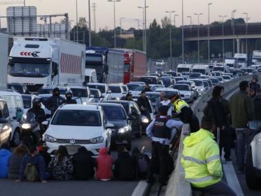 Протест в Барселона срещу действията на Испания