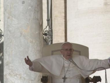 Папата забрани продажбата на цигари във Ватикана