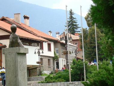 Туристическият бранш в Банско и Разлог наема още 3500 работници