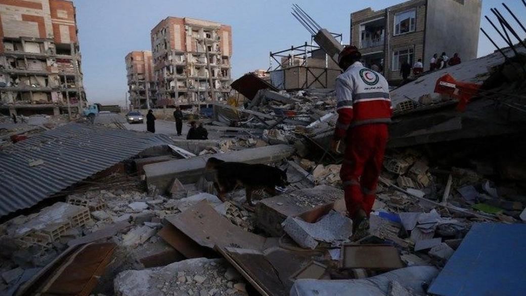 Близо 4000 души са пострадали при земетресението в Иран
