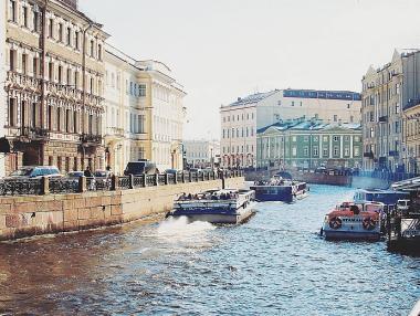 Санкт Петербург ще има първите си плаващи хотели през 2018 г.
