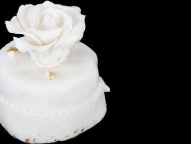 Продават парче от сватбената торта на Доналд Тръмп и Мелания