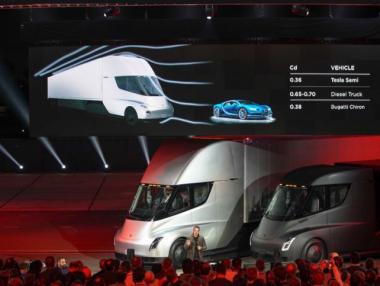 Tesla представи електрическия си камион Semi truck