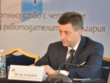 Андронов: Банките печелят повече от плащанията в брой