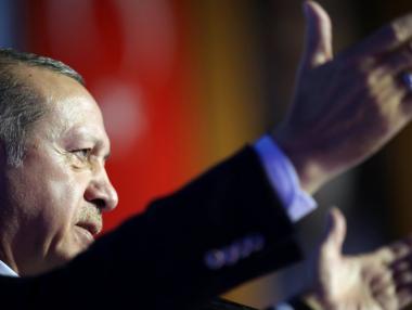 Властта в Турция арестува 51 учители, ще има и още