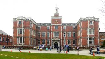 Британските университети очакват криза до седмици заради Brexit