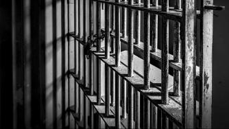 Надзирателите излизат на протест