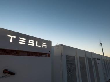 Tesla изгради най-голямата батерия в света