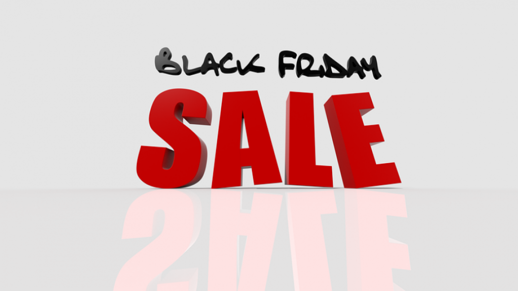 Хиляди хора „наводниха“ магазините на Black friday в САЩ (снимки)
