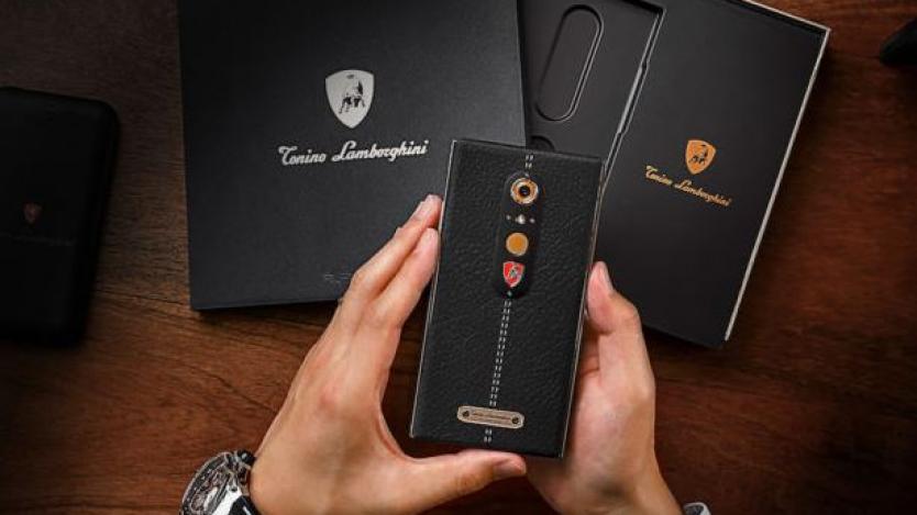 Новият телефон на Lamborghini за $2500