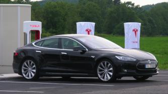 Над 90% от продукцията на Tesla е дефектна