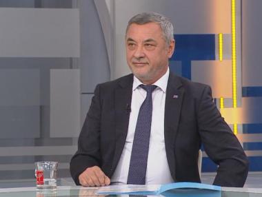 Валери Симеонов започва акция срещу винпромите