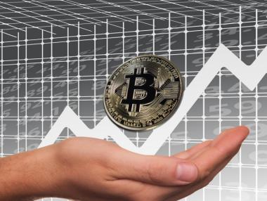 Лудият път на bitcoin до $10 000 (инфографика)