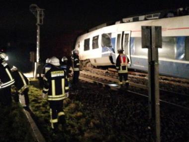 Около 50 души са ранени при сблъсък между два влака в Германия