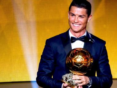 Кристиано Роналдо със „Златната топка“ за пети път