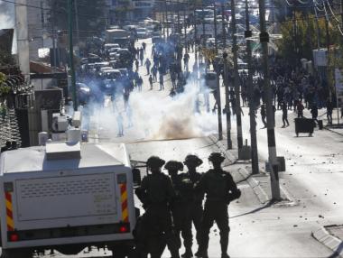 Палестинци и израелската полиция се сблъскаха в Ерусалим