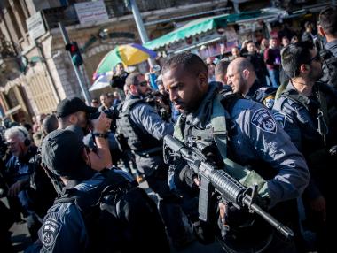 Двама загинали и десетки ранени в „Деня на гнева“