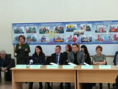 Бизнесът призова за диалог при правенето на учебните програми