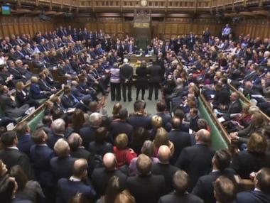 Тереза Мей получи тежък удар от собствената си партия