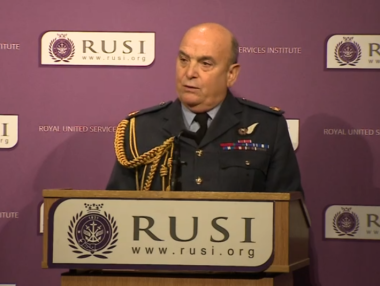 Русия е риск за презокеанските кабели, смята британски военен ръководител