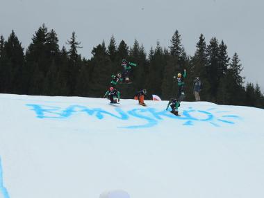 Банско откри ски сезона, а в Пампорово се отказаха