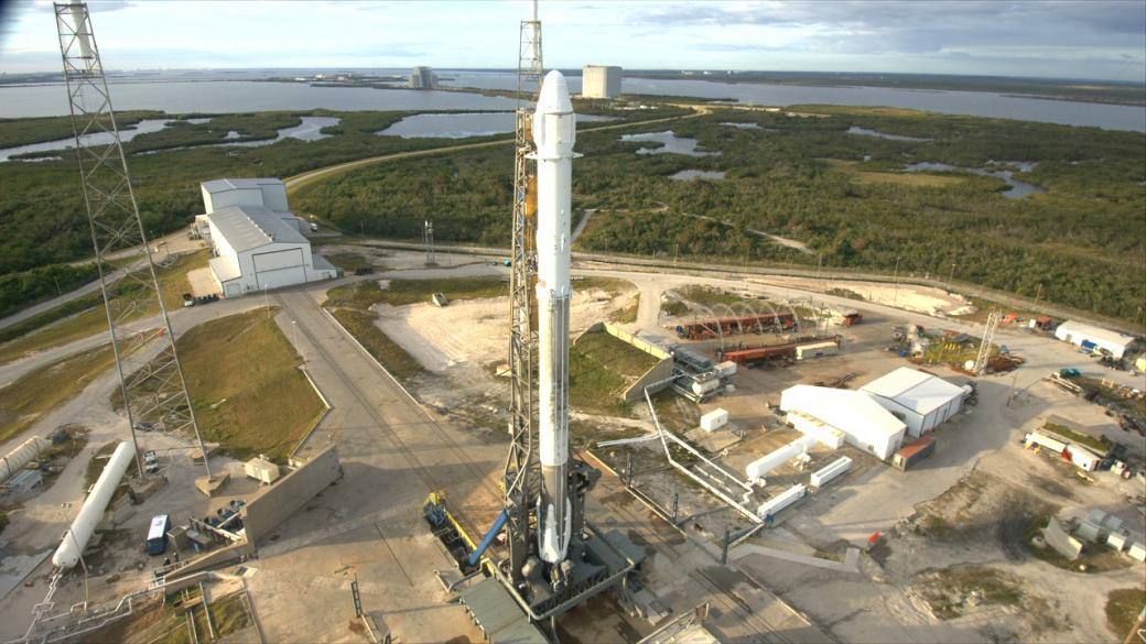 SpaceX за първи път изстреля употребявана ракета и товарен кораб