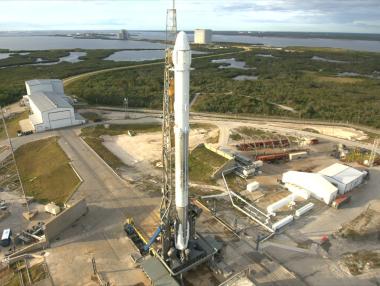 SpaceX за първи път изстреля употребявана ракета и товарен кораб