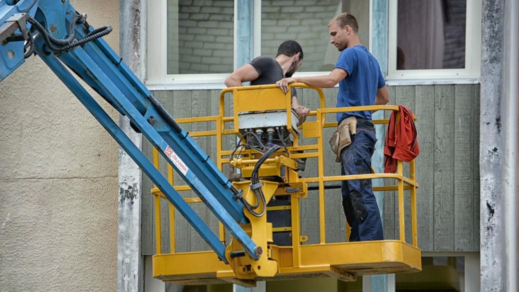 Още няколко стъпки за по-лесното наемане на чужденци