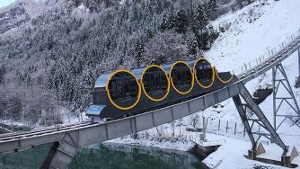 В Швейцария пуснаха най-стръмния фуникулярен влак