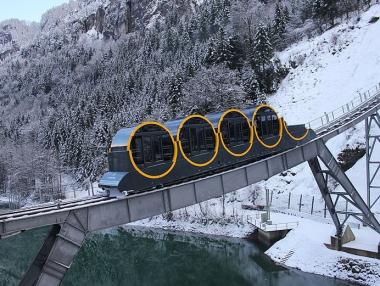 В Швейцария пуснаха най-стръмния фуникулярен влак