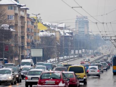 АПИ: Шофьорите да тръгват на път с подготвени за зимата автомобили