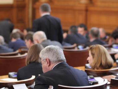 Депутатите махнаха лекарствения мораториум, който самите те наложиха наскоро