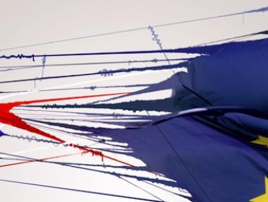 Британският парламент заплаши със санкции Facebook и Twitter